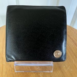 Guc Chanel Black Caviar Leather Bifold Wallet - image 1